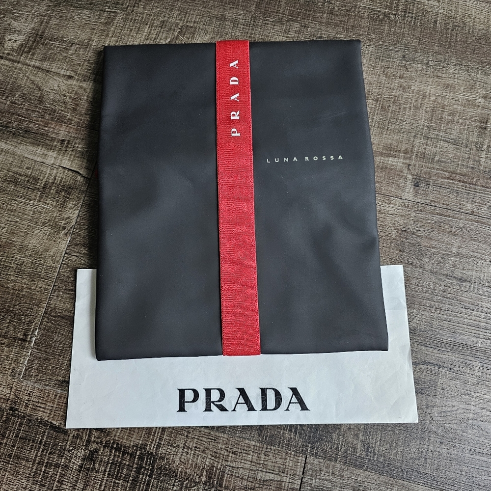 PRADA - Travel bag